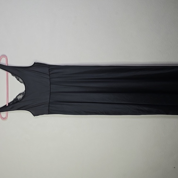 Vanity Fair Black Lace Trim Chemise with V-Neckline Size 36 - Picture 6 of 9